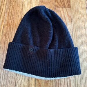 Lululemon Black and Gray Knit Beanie